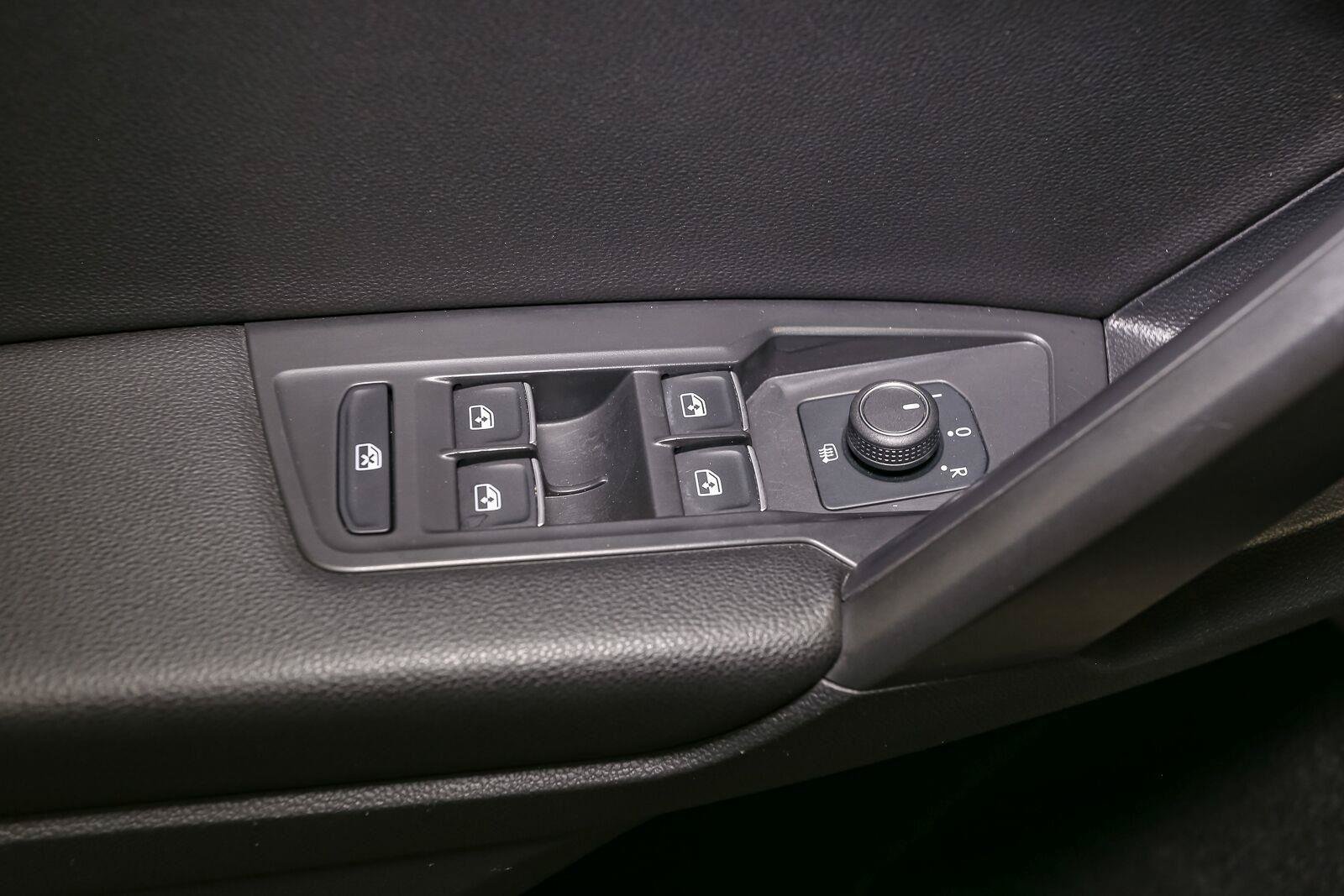 Certified 2021 Volkswagen Tiguan SE AWD/4WD image 42