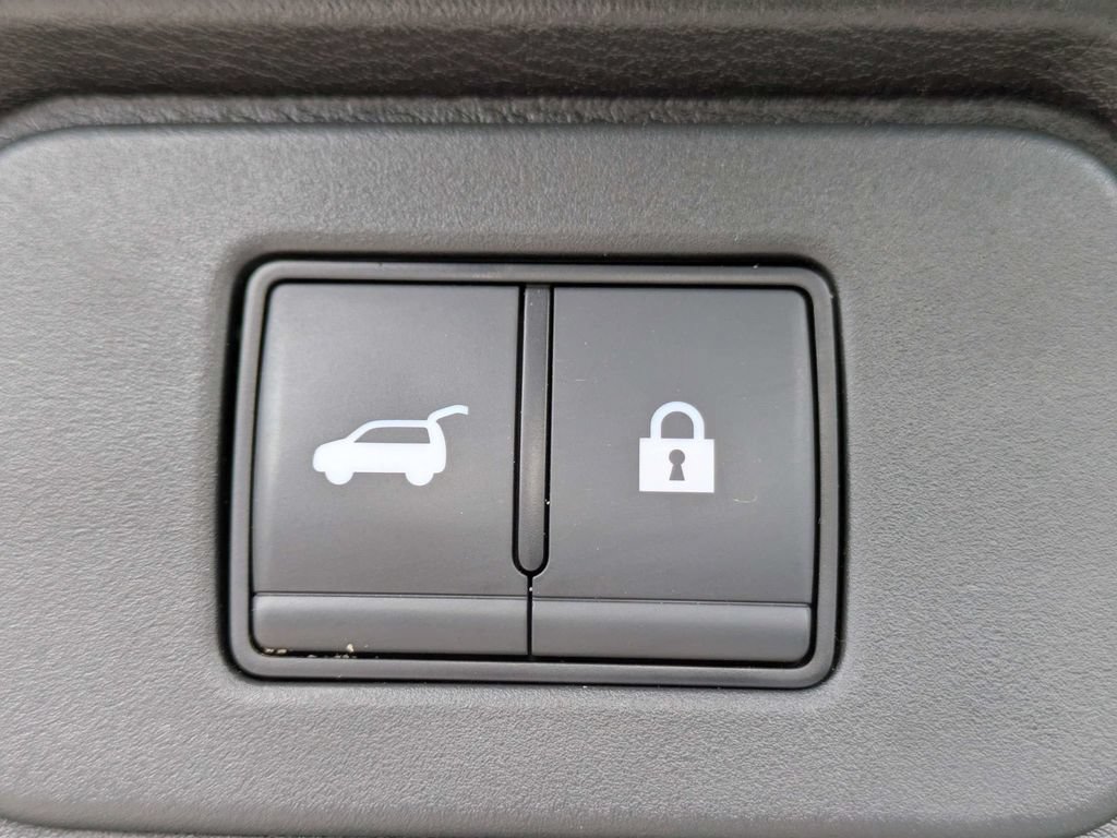 Used 2026 Nissan Rogue SL FWD image 14