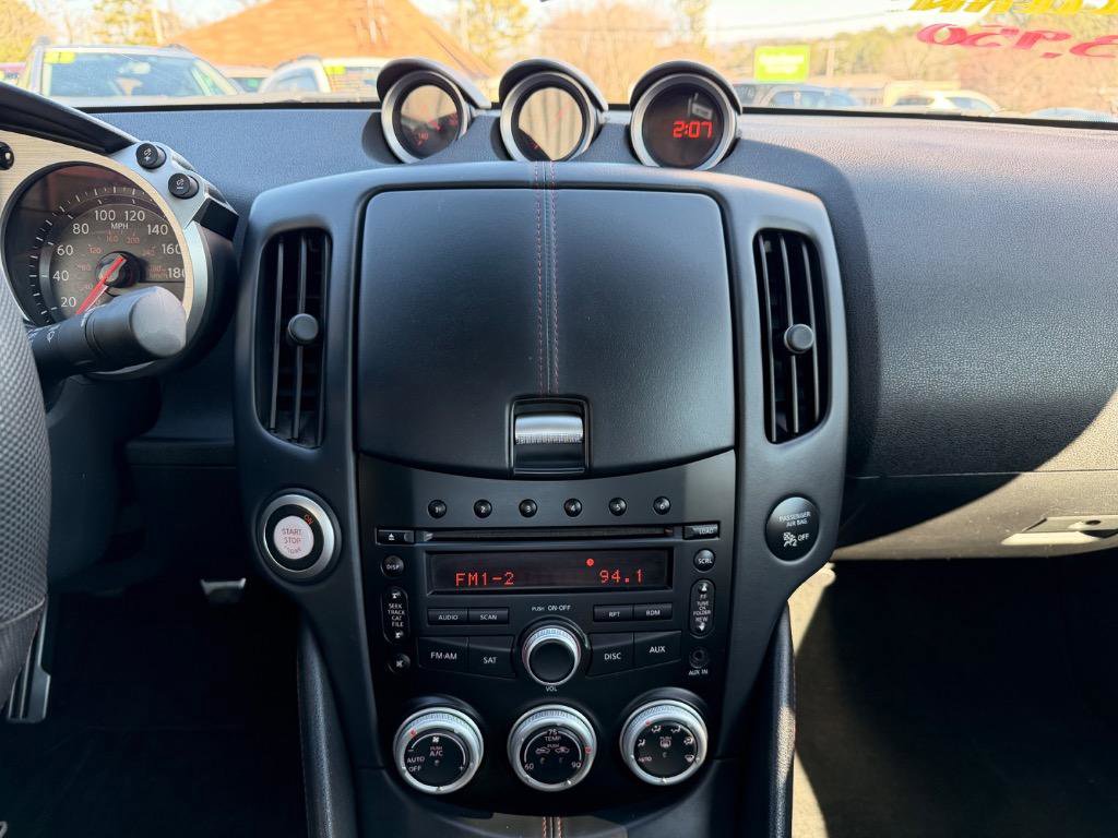 Used 2009 Nissan 370Z NISMO image 6