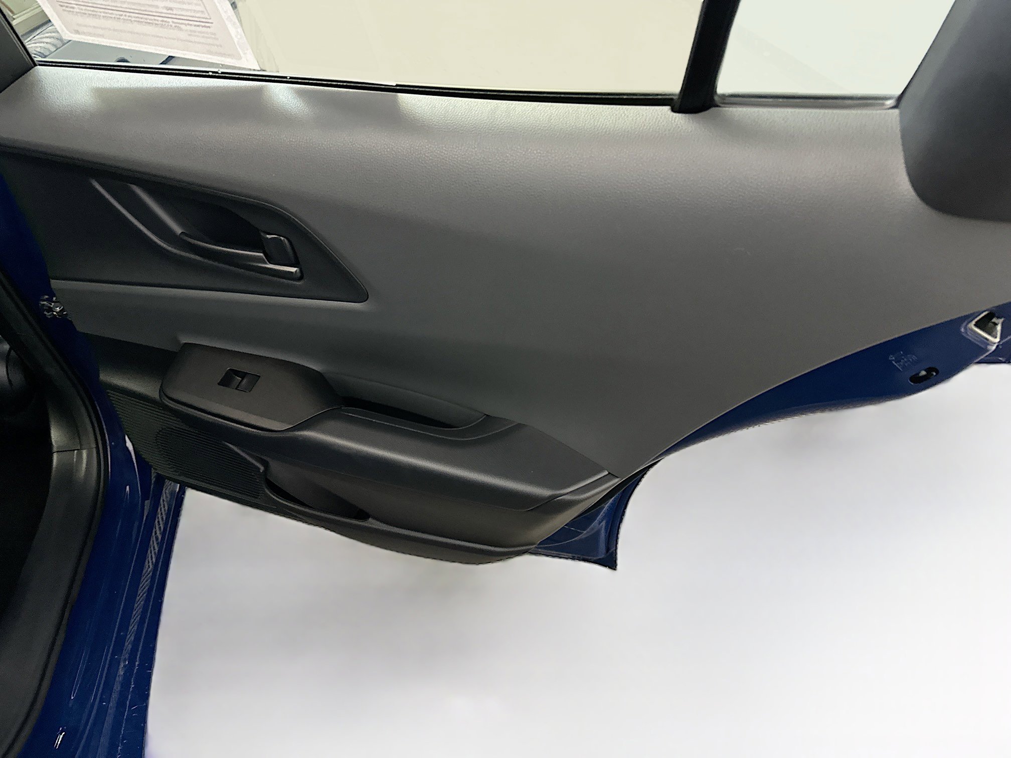 Used 2025 Toyota Prius LE FWD image 31
