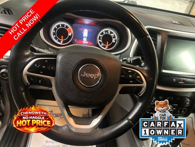 Used 2018 Jeep Cherokee Trailhawk AWD/4WD image 14