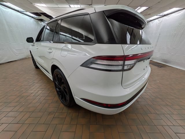 Certified 2026 Lincoln Aviator Reserve w/ Jet Appearance Package AWD/4WD image 5