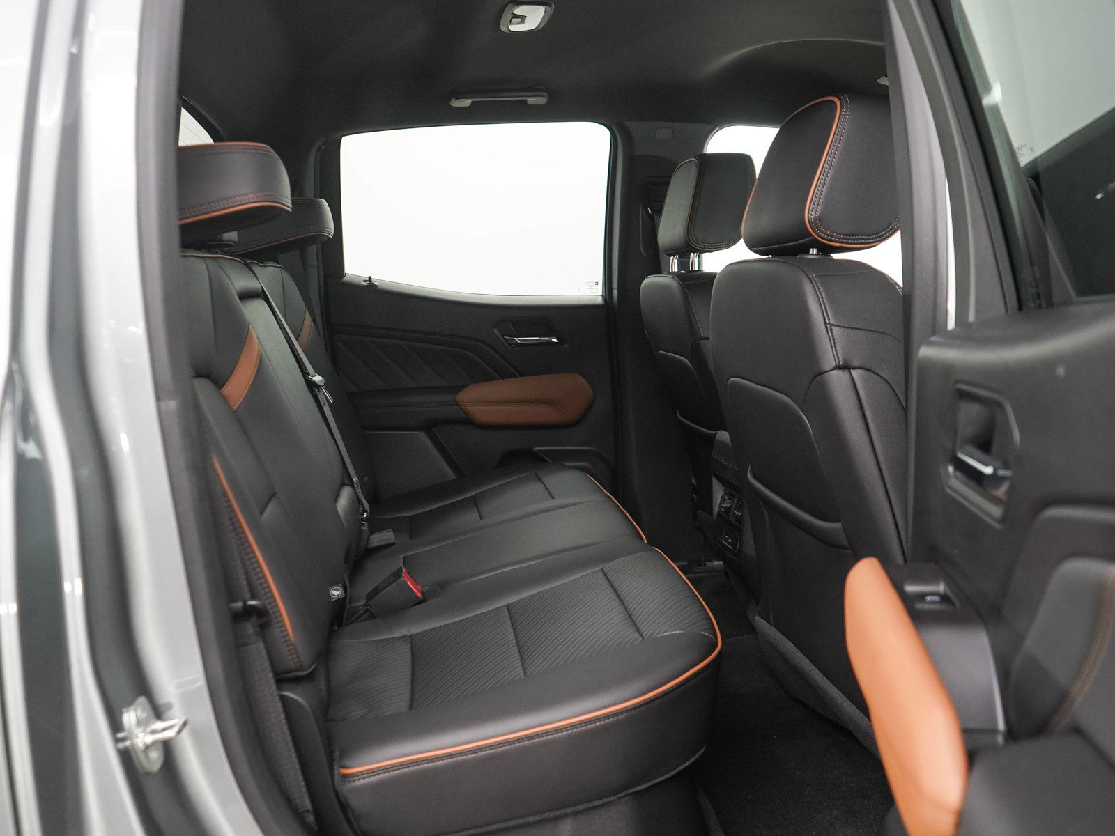 Used 2023 GMC Canyon AT4 w/ AT4 Premium Package AWD/4WD image 12