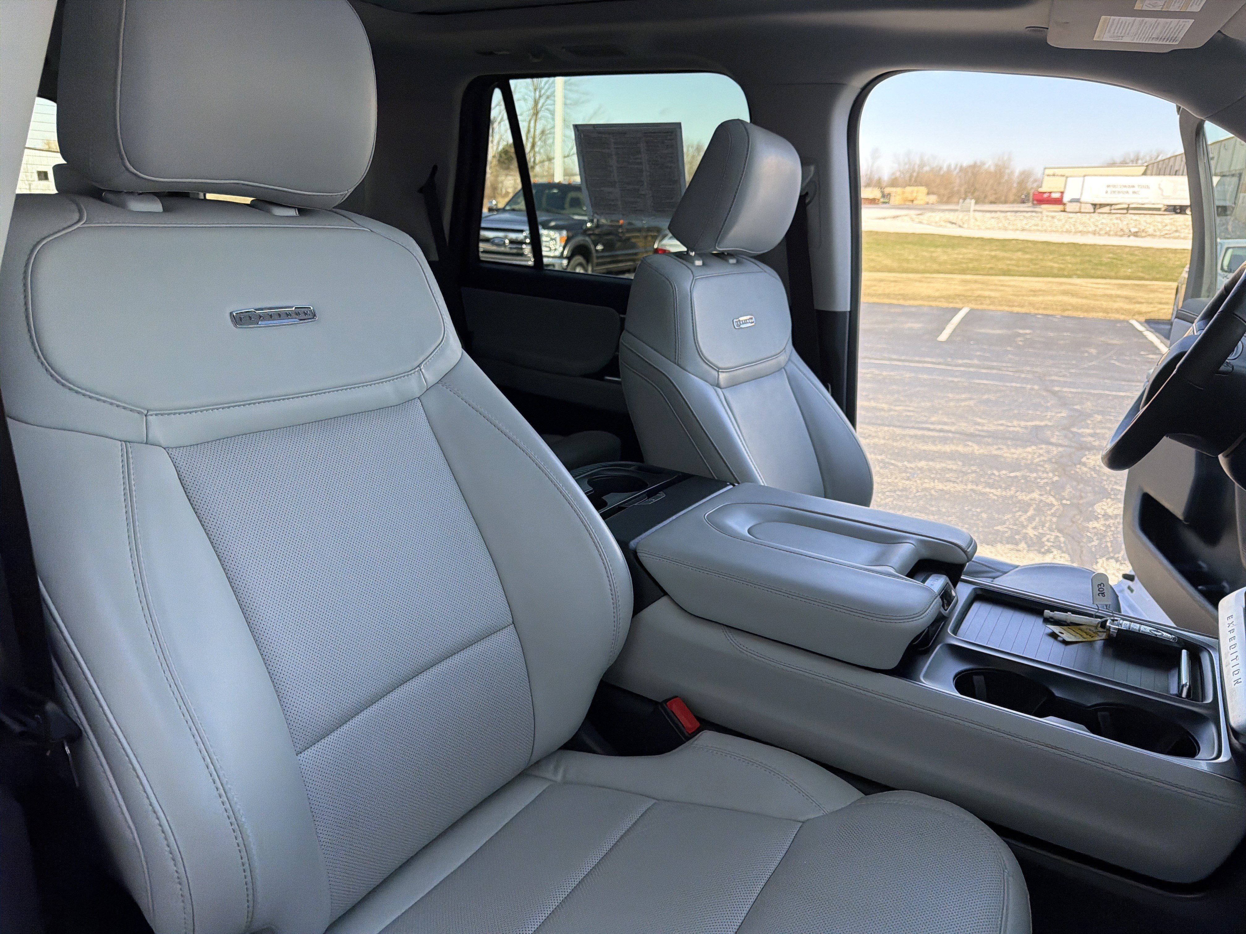 Certified 2025 Ford Expedition Platinum AWD/4WD image 43