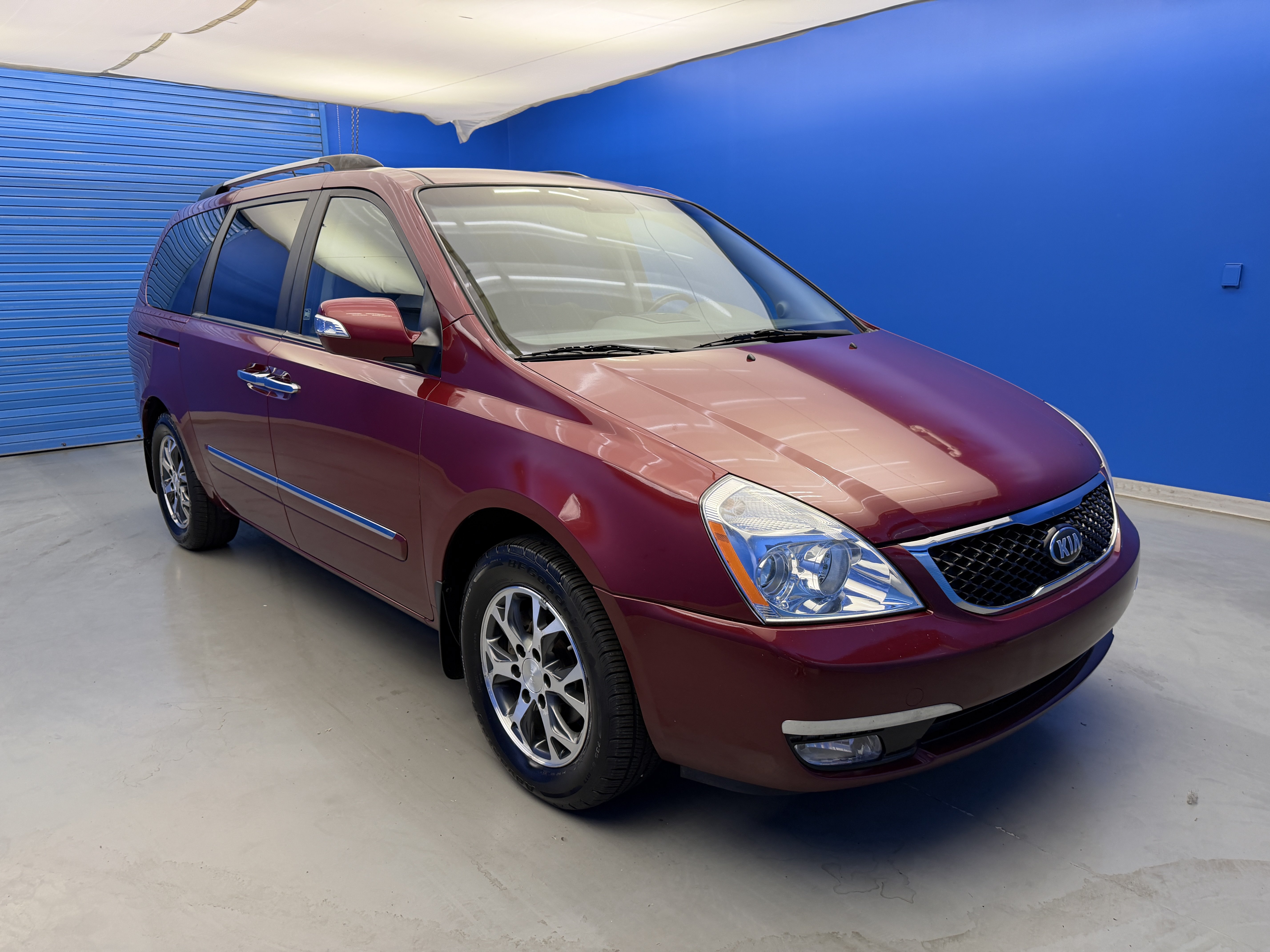 Used 2014 Kia Sedona EX w/ Navigation Package FWD image 2
