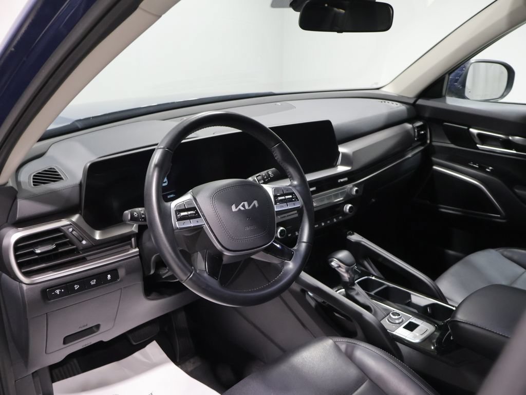 Used 2025 Kia Telluride S AWD/4WD image 14
