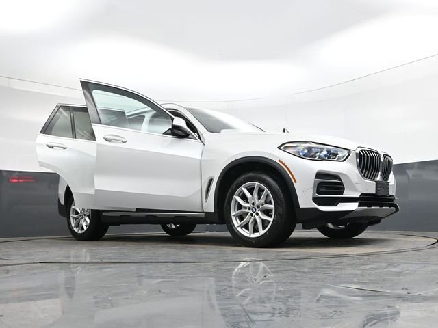 Used 2023 BMW X5 xDrive40i w/ Executive Package image 47