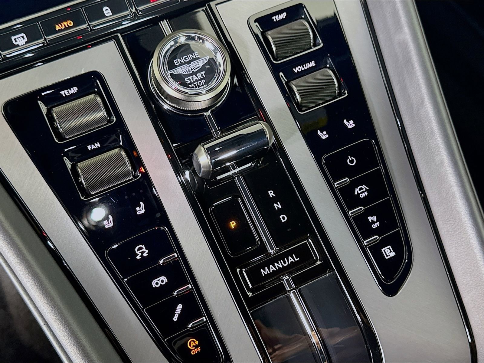 Used 2024 Aston Martin DB12 Coupe RWD image 14