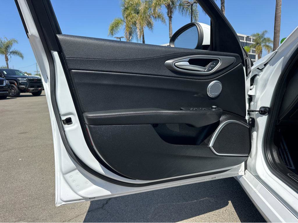 Used 2019 Alfa Romeo Giulia Ti Sport w/ Quick Order Package 22U Sport RWD image 15