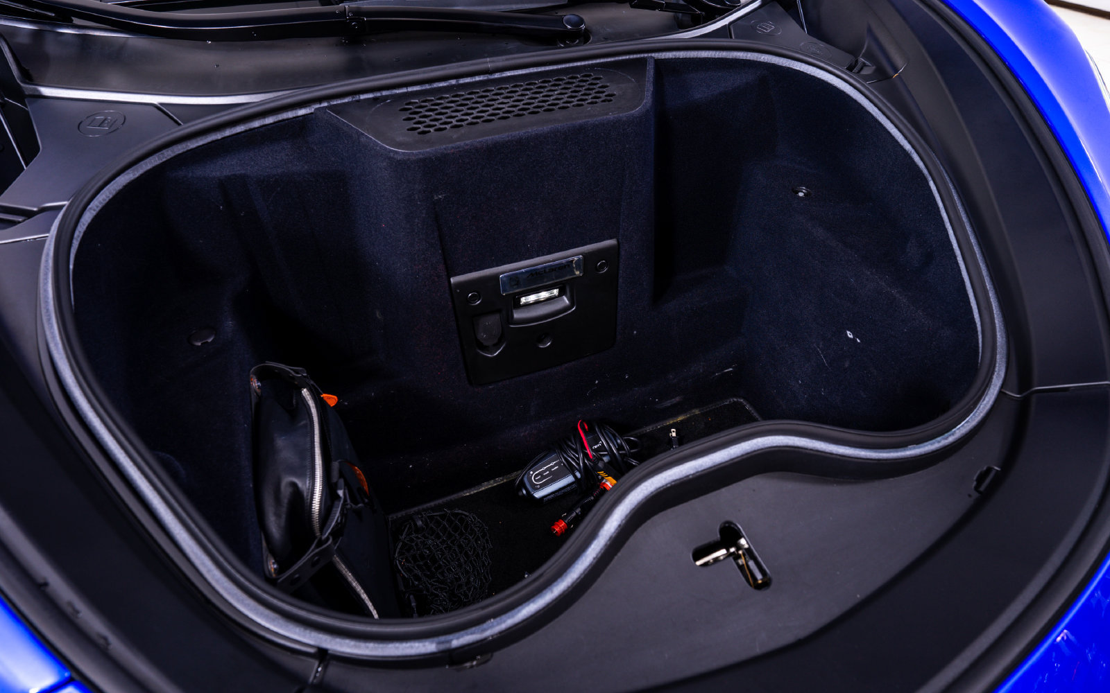 Used 2023 McLaren GT RWD image 25