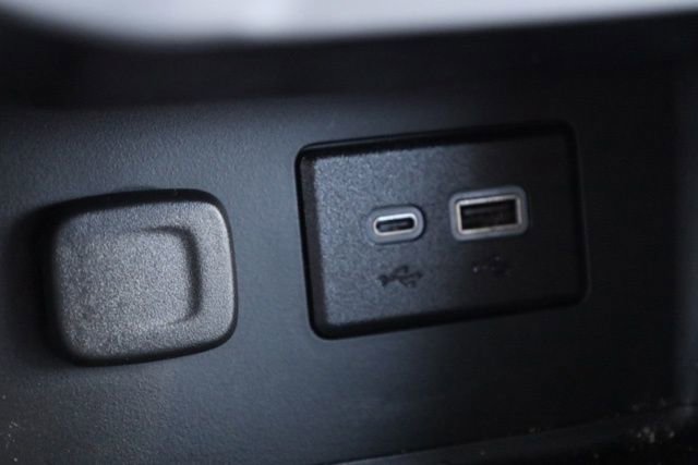 Certified 2023 GMC Acadia SLE w/ Driver Convenience Package image 20