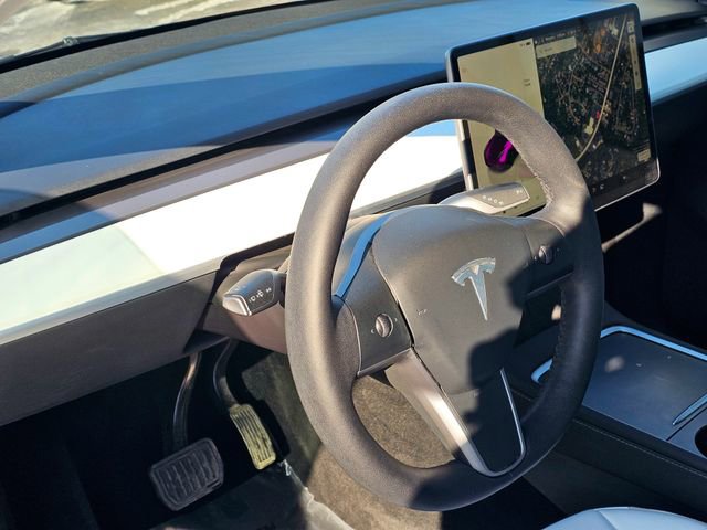 Used 2023 Tesla Model Y Long Range image 16