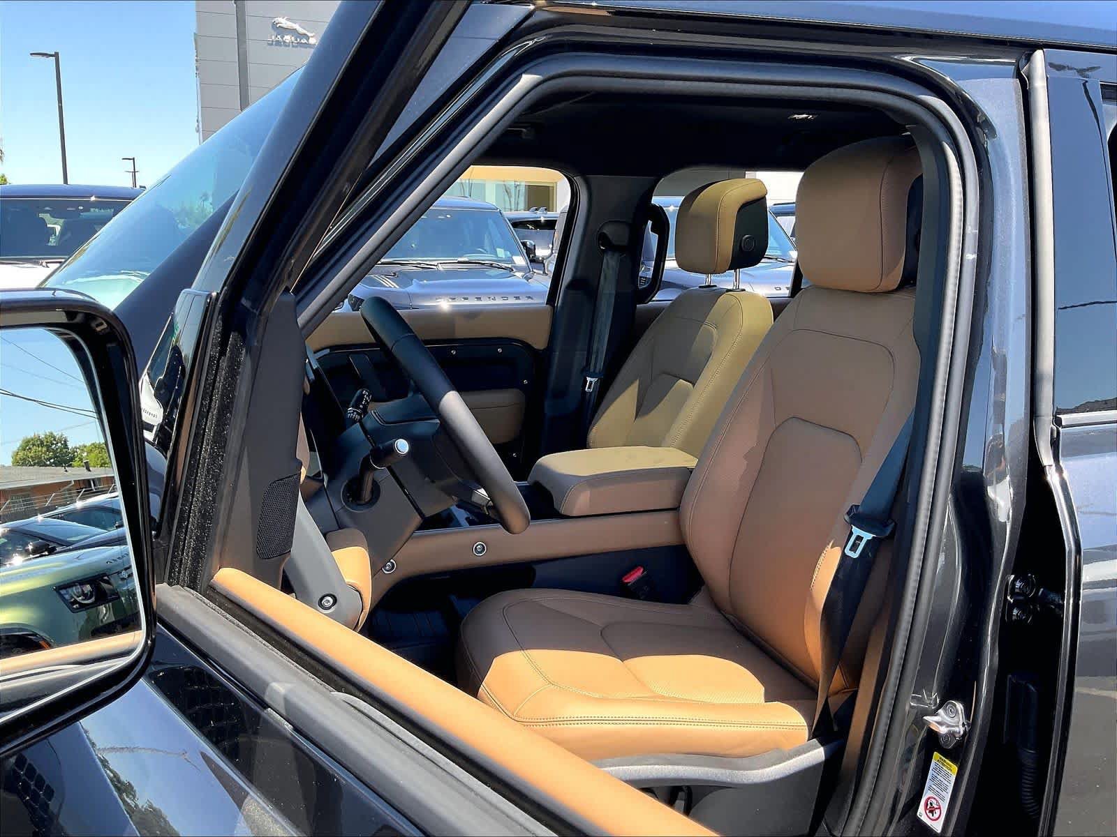New 2026 Land Rover Defender 110 X-Dynamic SE AWD/4WD image 11