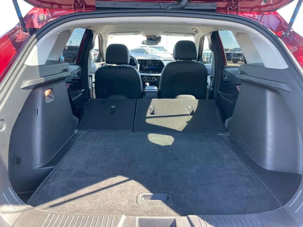 Used 2025 Chevrolet Trax LT FWD image 30