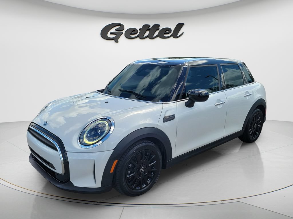 Used 2024 MINI Cooper 4-Door Hardtop FWD image 1