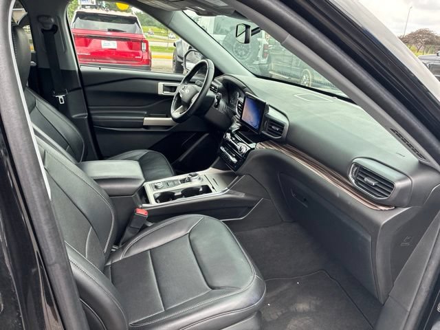 Used 2023 Ford Explorer Limited w/ Equipment Group 301A AWD/4WD image 86