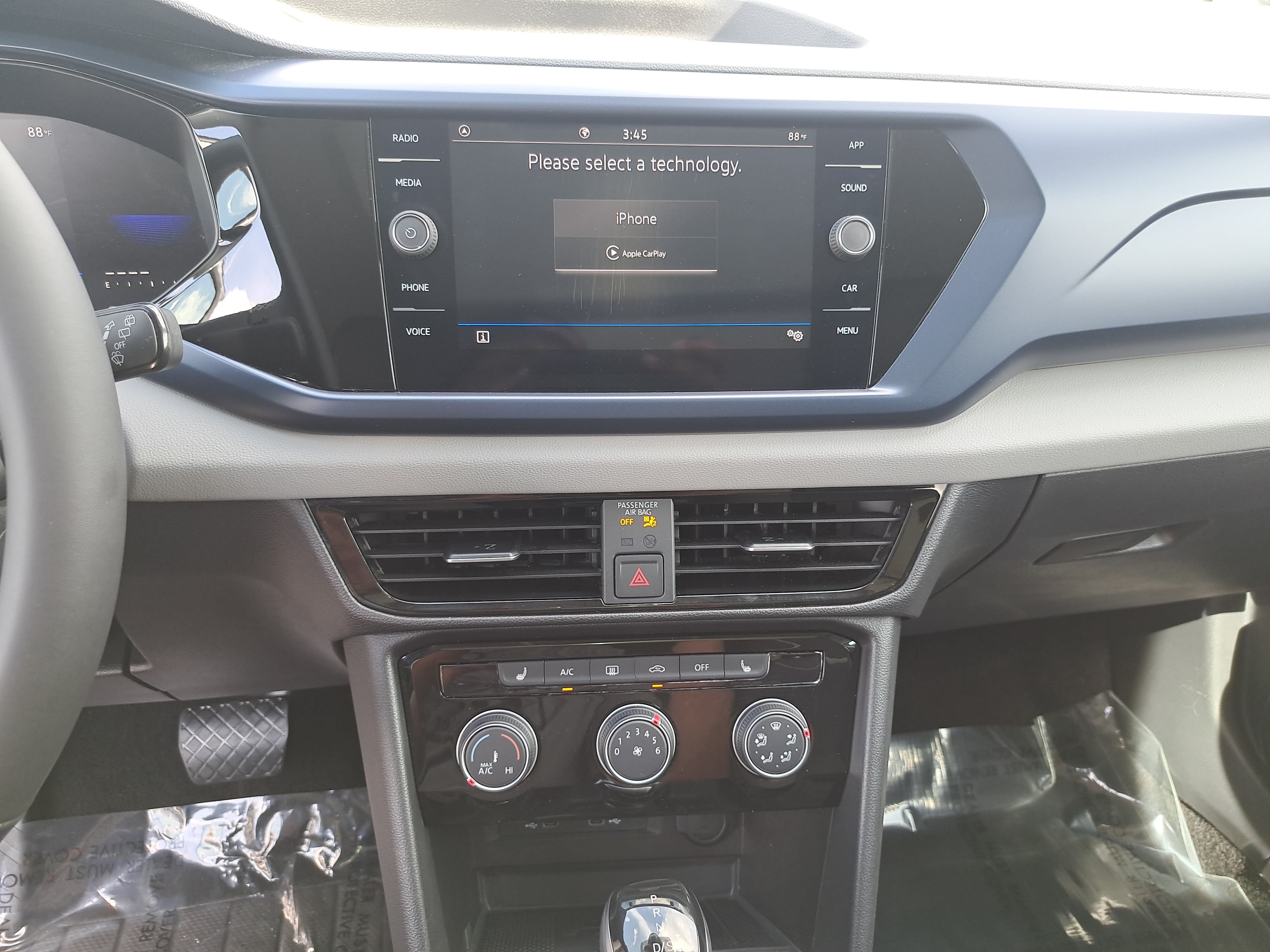 Certified 2023 Volkswagen Taos SE w/ Panoramic Sunroof Package FWD image 19