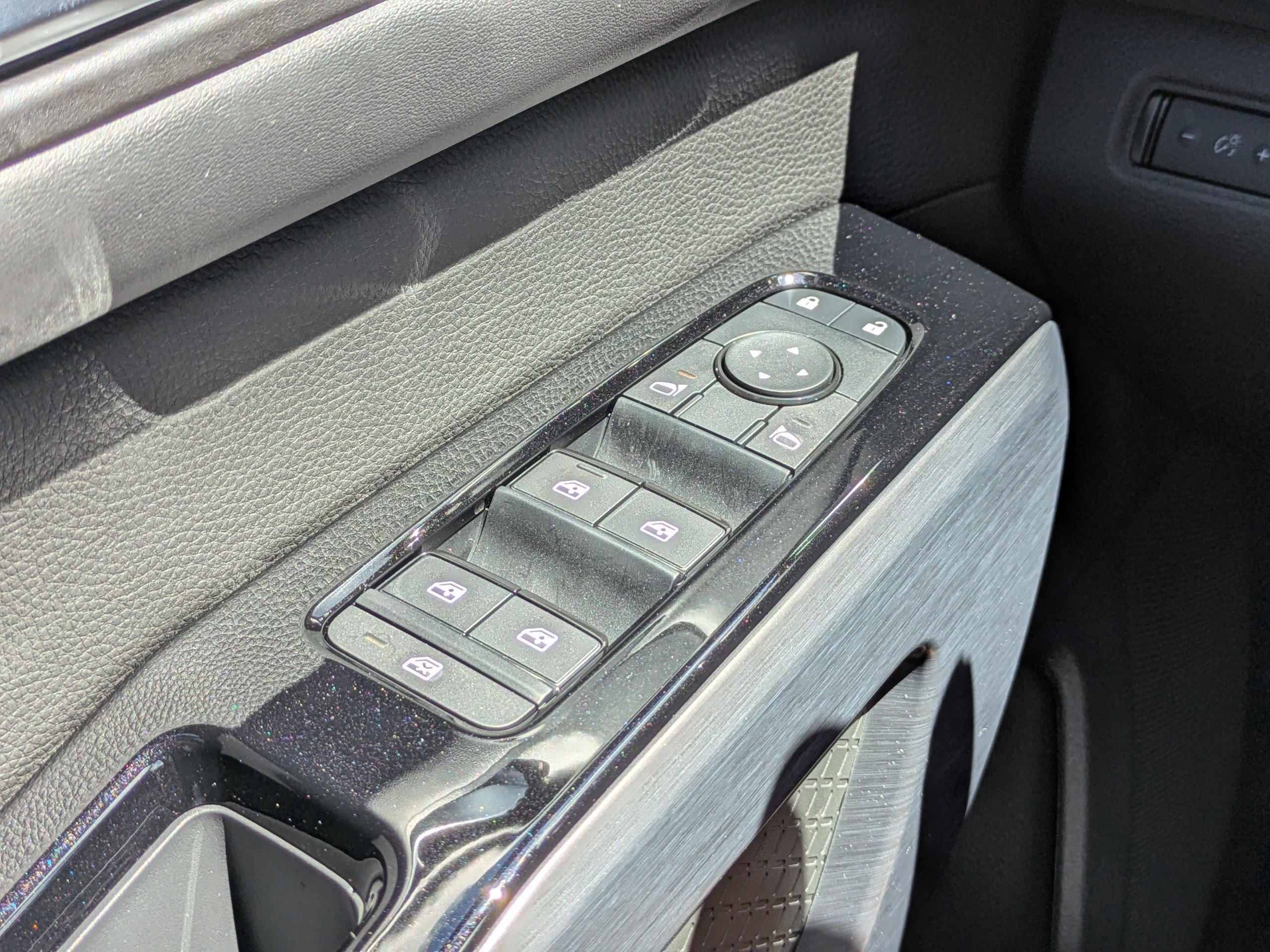 New 2026 Nissan Pathfinder SL FWD image 26