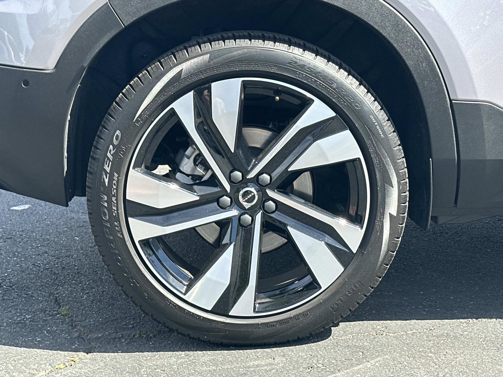 Certified 2026 Volvo XC40 B5 Ultra w/ Climate Package AWD/4WD image 27