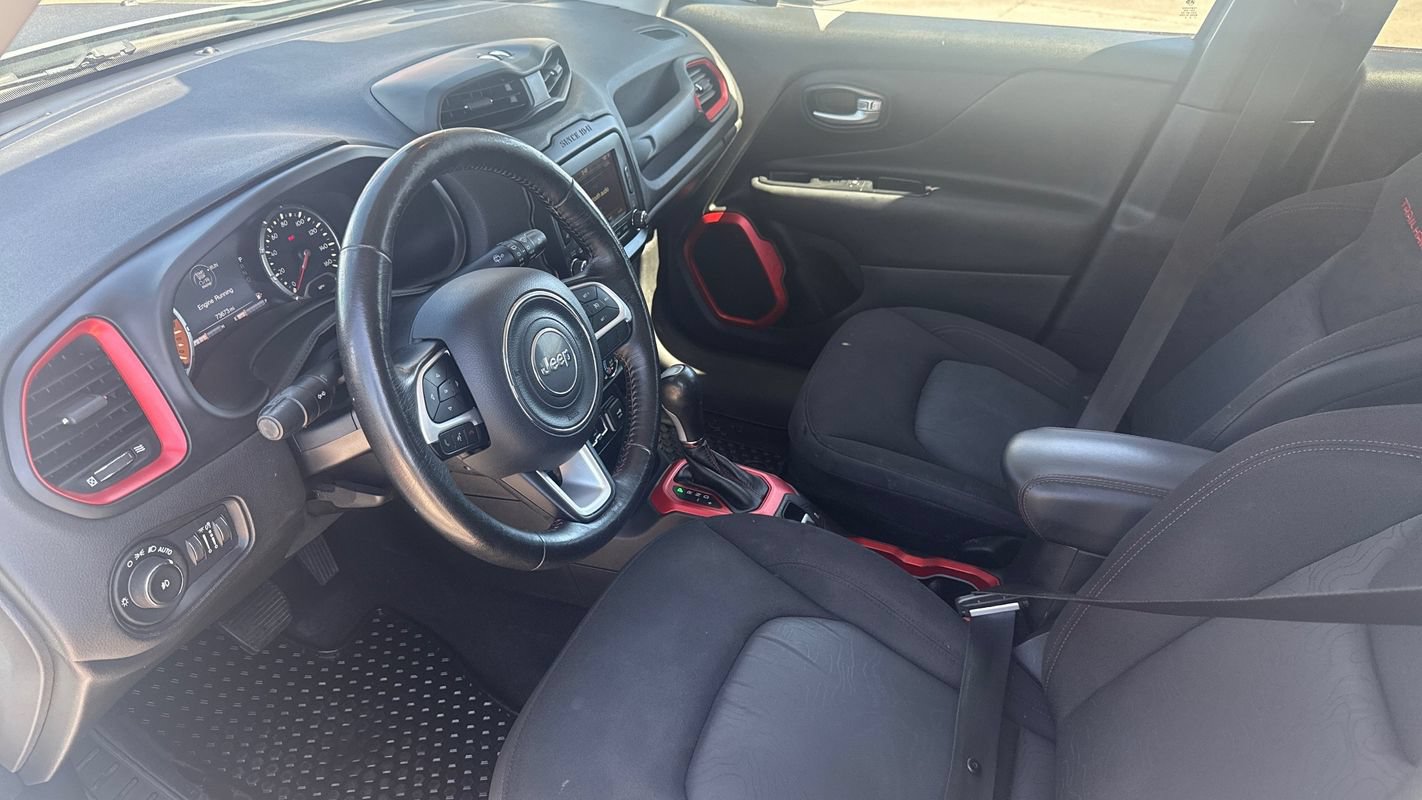 Used 2016 Jeep Renegade Trailhawk AWD/4WD image 9