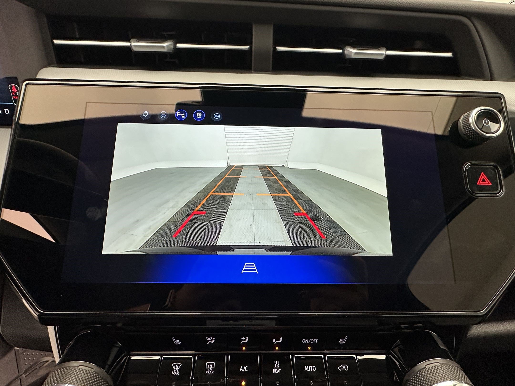 New 2027 Chevrolet Bolt LT w/ Comfort Package FWD image 19