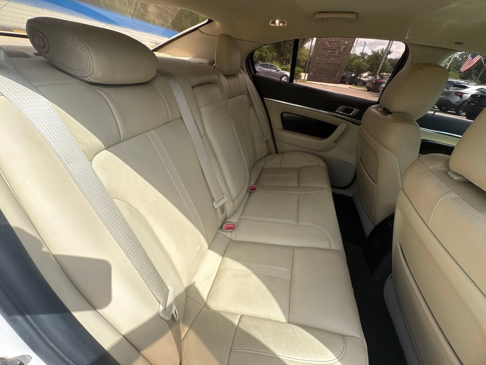 Used 2015 Lincoln MKS w/ Equipment Group 101A FWD image 18