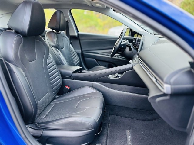 Used 2023 Hyundai Elantra Limited image 24