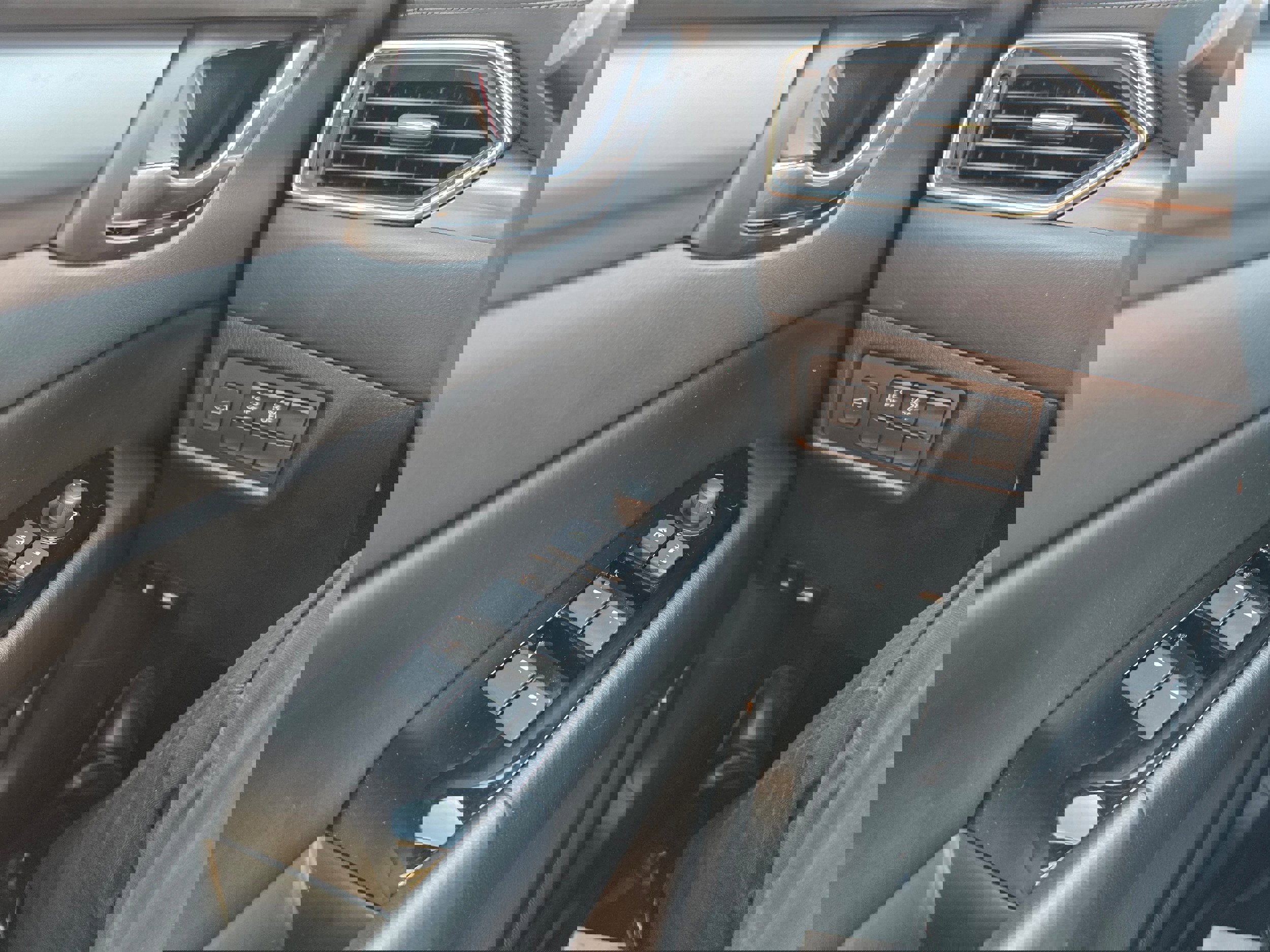 Used 2018 MAZDA CX-5 Touring w/ Preferred Equipment Package AWD/4WD image 18