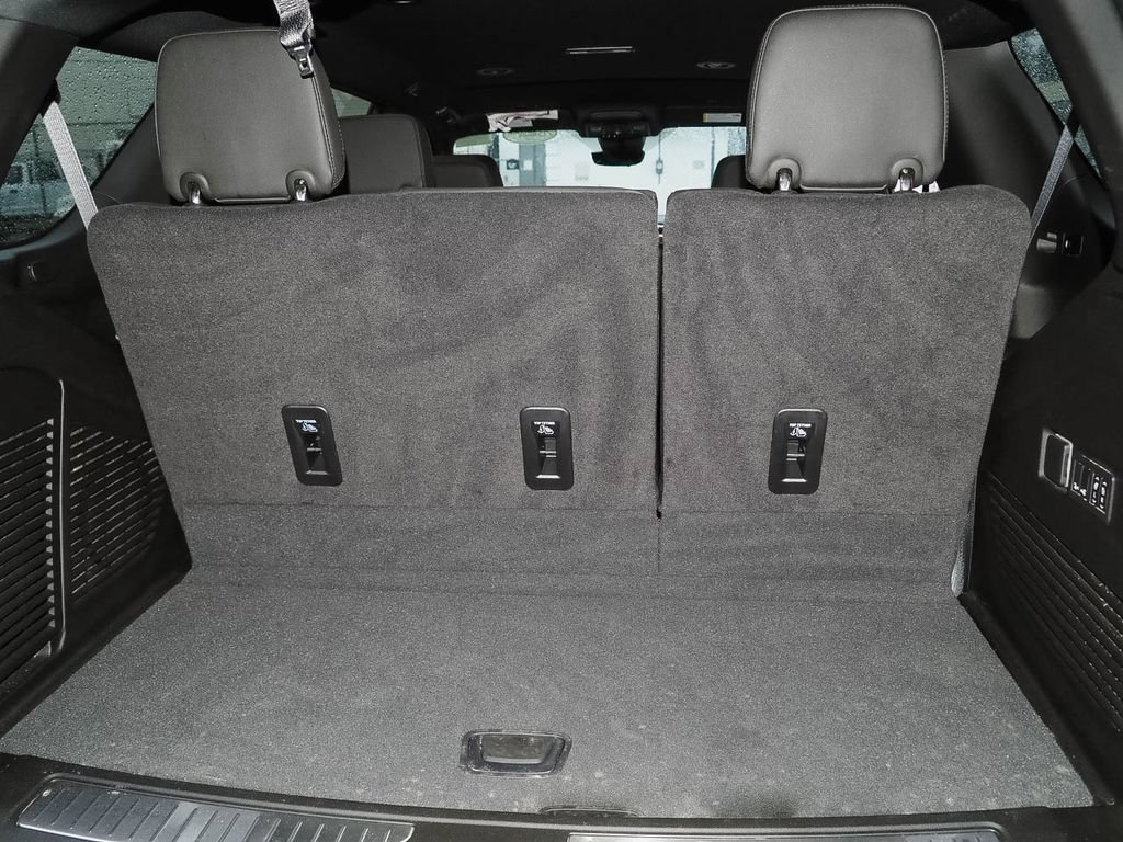 Certified 2024 Chevrolet Tahoe High Country AWD/4WD image 9