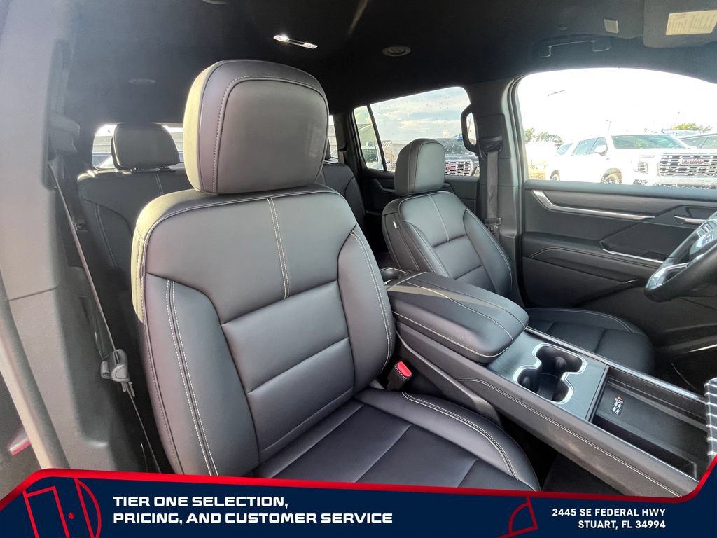 Used 2026 GMC Acadia Elevation w/ Elevation Premium Package FWD image 16