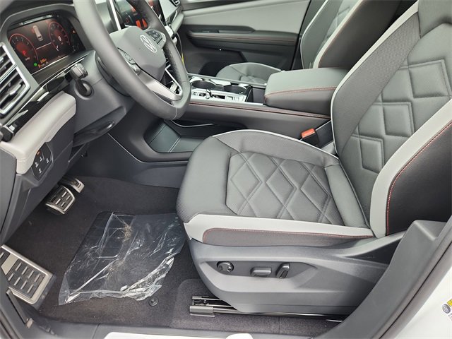 New 2026 Volkswagen Atlas Peak Edition image 7