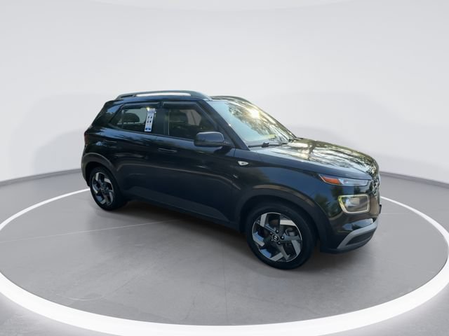 Used 2023 Hyundai Venue SEL FWD image 9