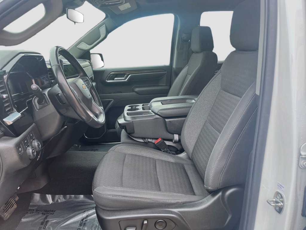 Used 2022 Chevrolet Silverado 1500 LT AWD/4WD image 22
