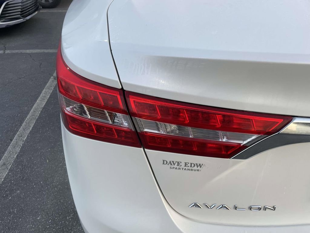 Used 2015 Toyota Avalon XLE Premium image 18