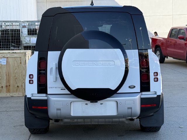Used 2023 Land Rover Defender 130 SE AWD/4WD image 5