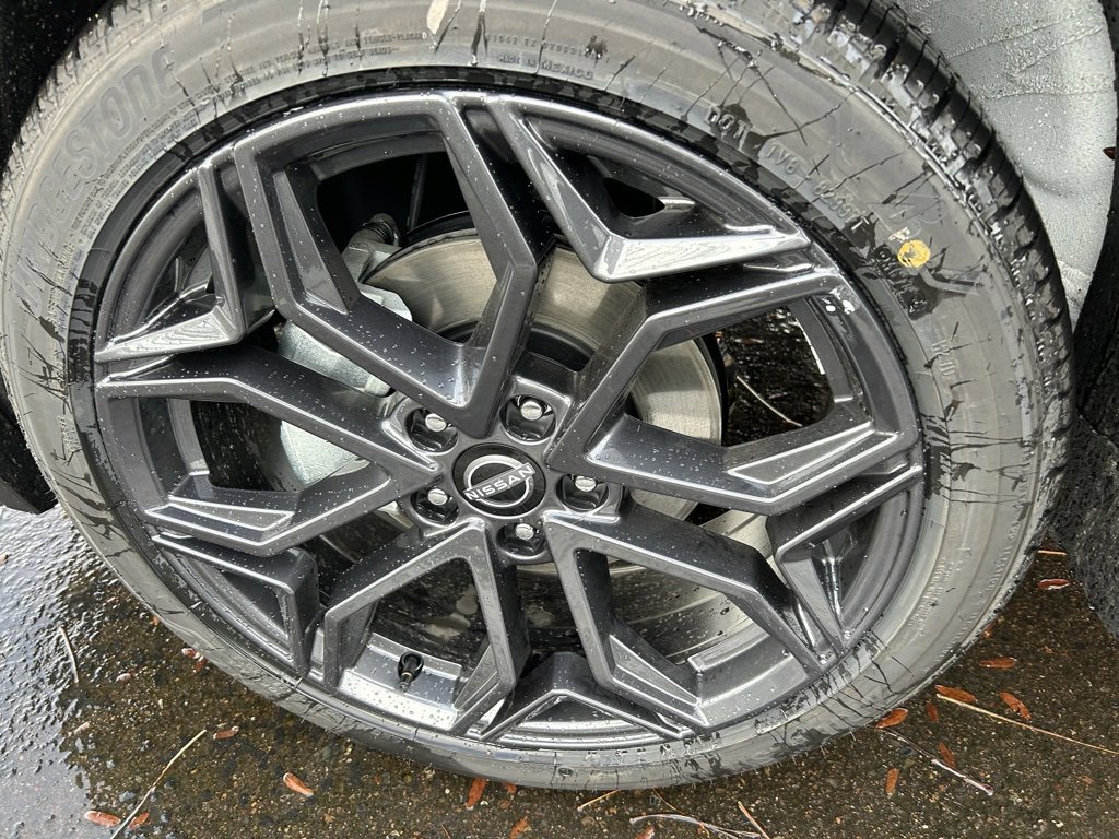 New 2025 Nissan Kicks SR w/ Illumination Package image 8