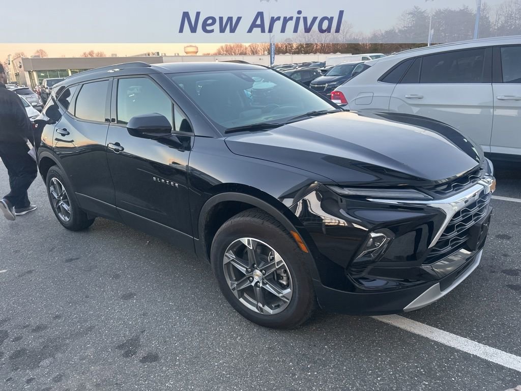 Certified 2025 Chevrolet Blazer LT w/ Convenience Package image 2