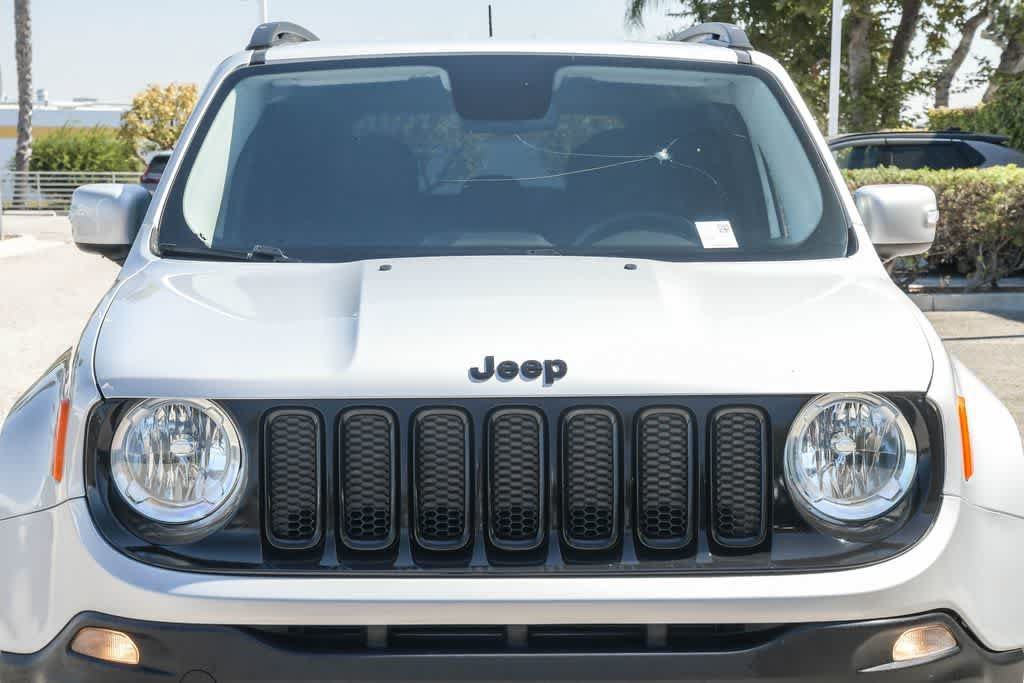 Used 2017 Jeep Renegade Altitude FWD image 5