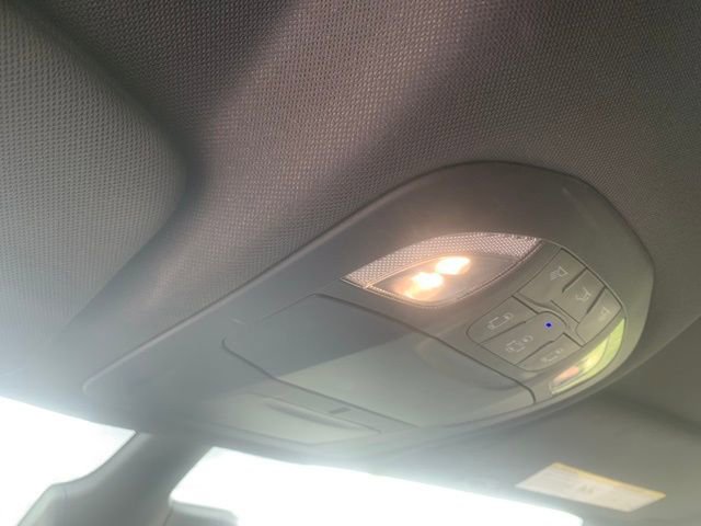 Used 2025 Chrysler Pacifica Select FWD image 18