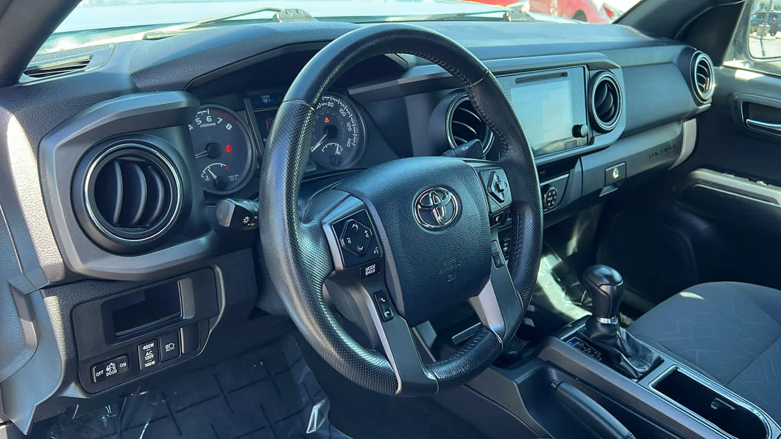 Used 2019 Toyota Tacoma TRD Sport w/ Technology Package AWD/4WD image 10