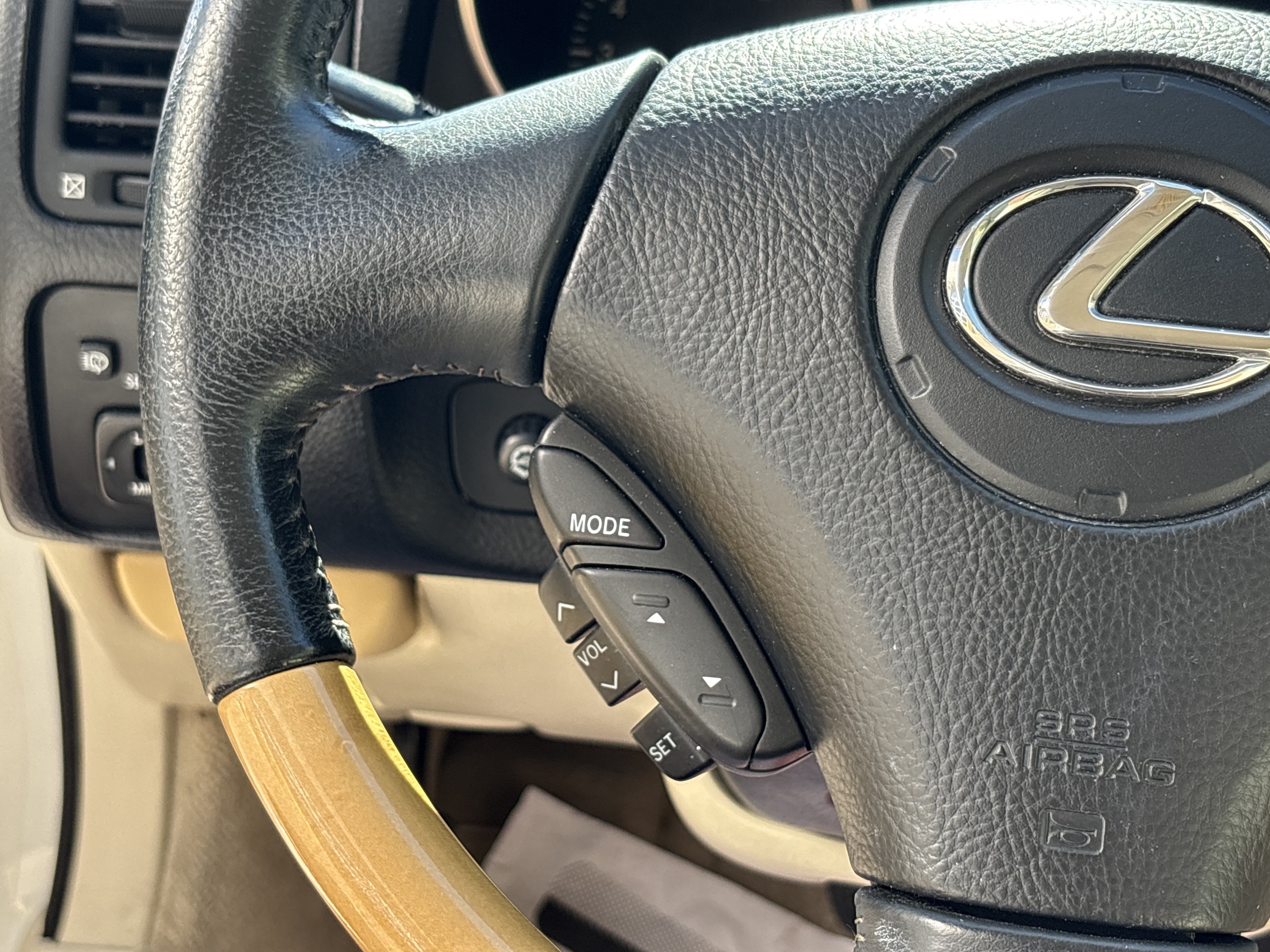 Used 2003 Lexus SC 430 Convertible RWD image 9