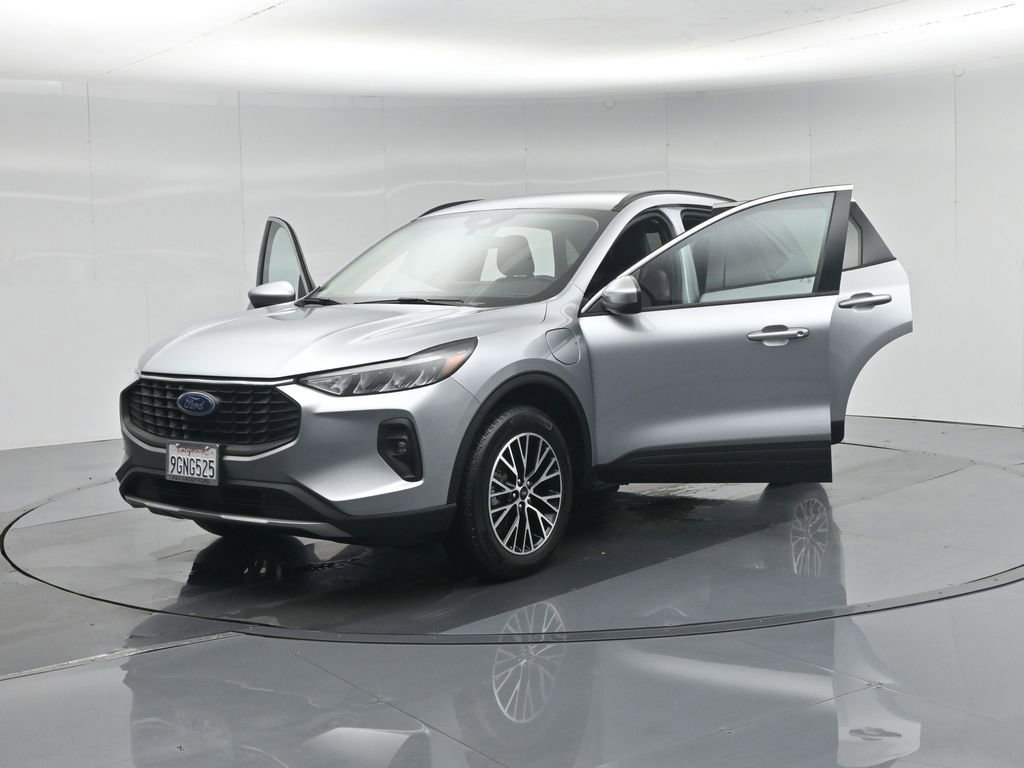 Certified 2023 Ford Escape SE image 32