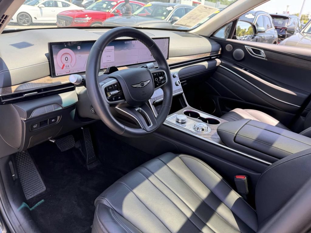 Certified 2025 Genesis GV80 2.5T Advanced AWD/4WD image 11