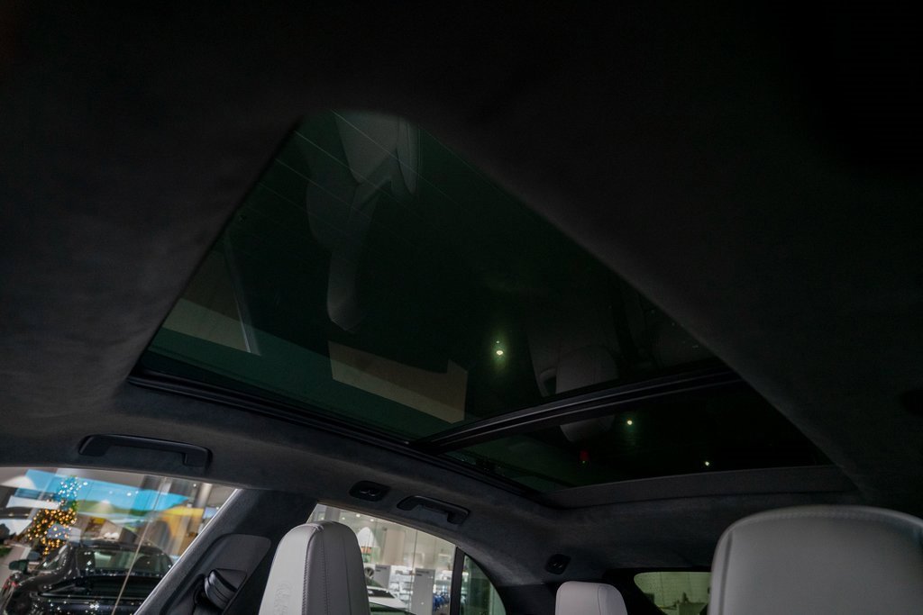 New 2025 Porsche Macan Turbo Electric image 28