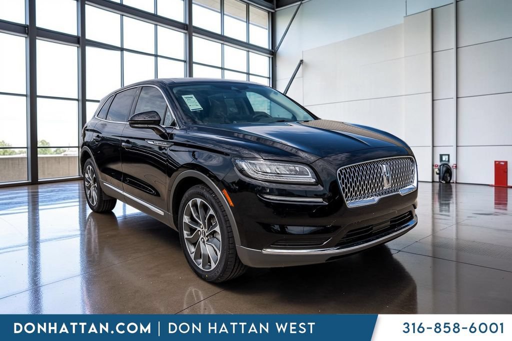 Used 2022 Lincoln Nautilus Reserve AWD/4WD image 37