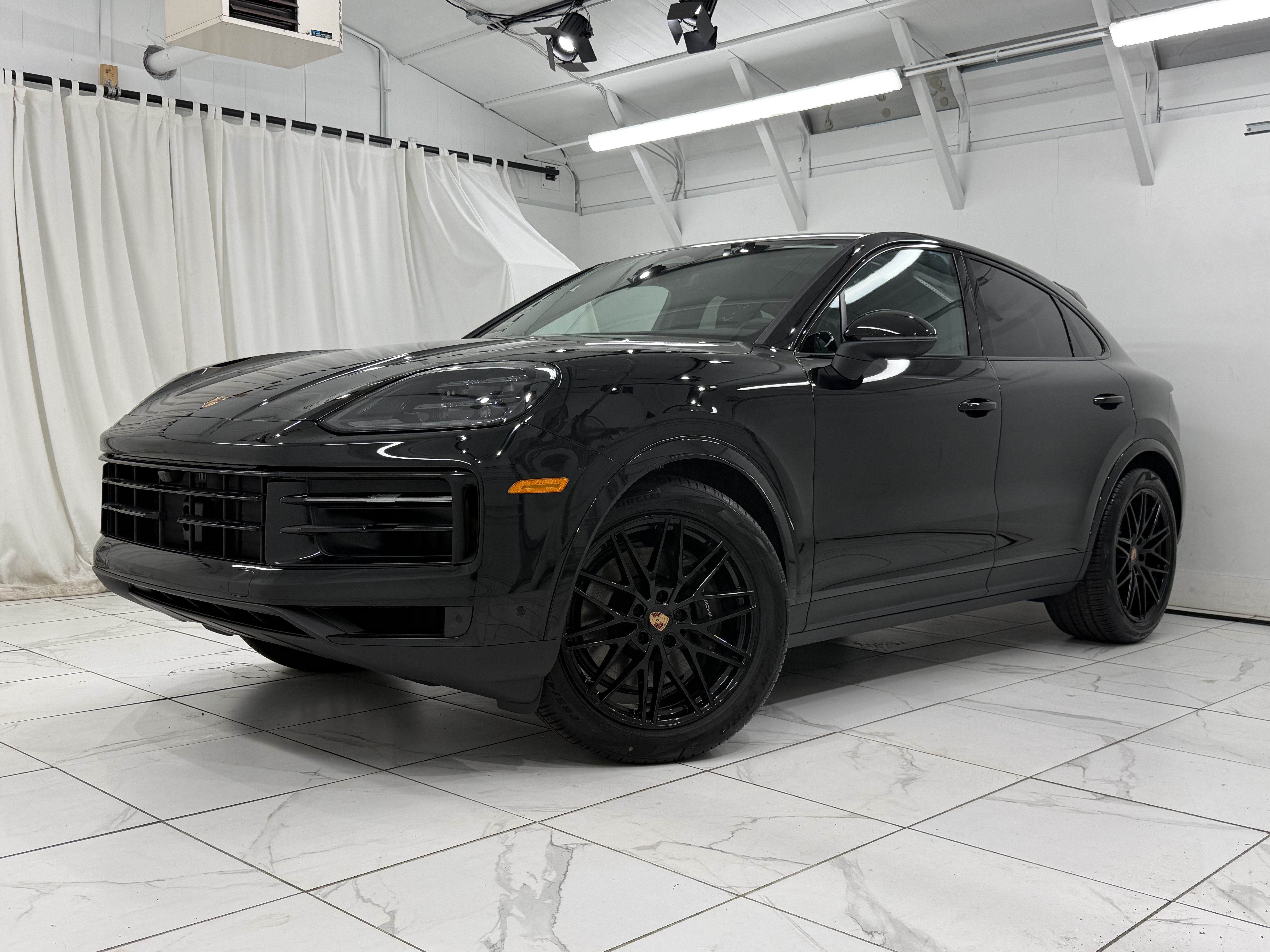New 2026 Porsche Cayenne Coupe AWD/4WD image 1