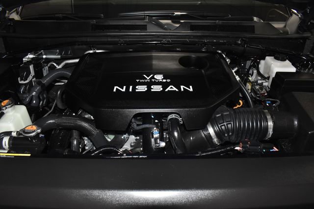 Used 2025 Nissan Armada PRO-4X image 10