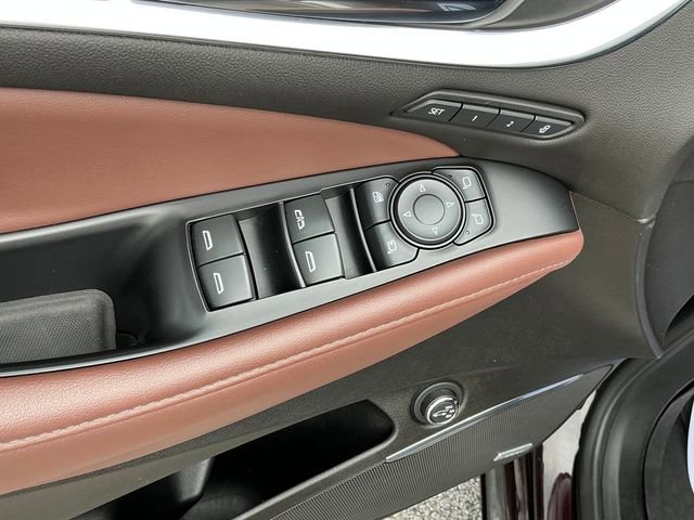 Used 2021 Buick Enclave Avenir w/ Avenir Technology Package AWD/4WD image 6