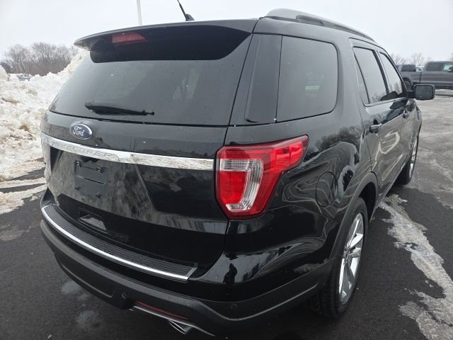 Used 2018 Ford Explorer XLT w/ Equipment Group 202A image 6