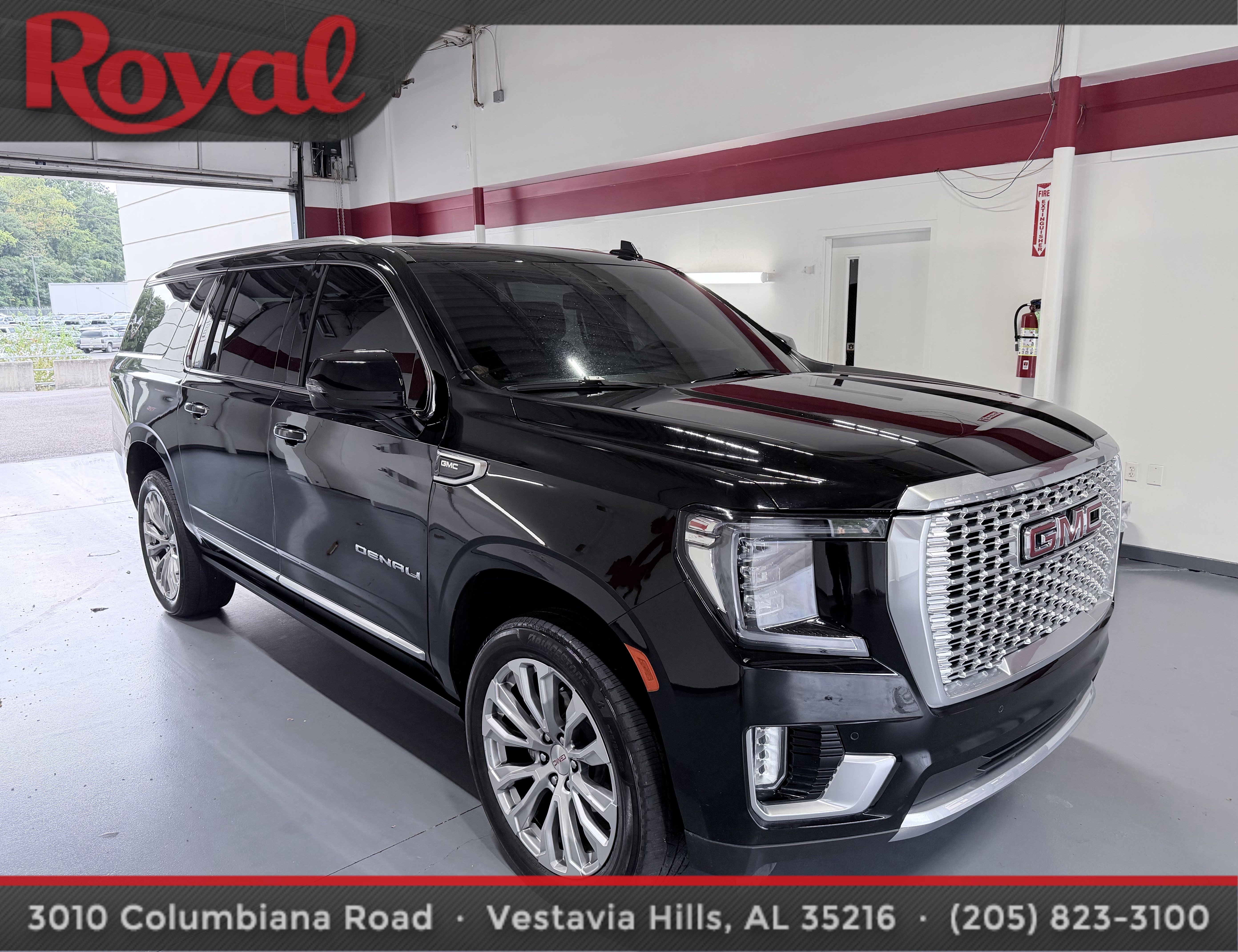 Used 2024 GMC Yukon XL Denali w/ LPO, Floor Liner Package RWD image 3
